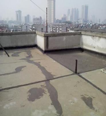 江口漏水维修 楼顶漏水是什么原因，楼顶漏水维修方法是什么?